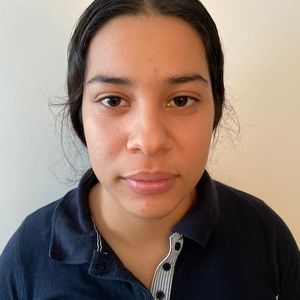 Meet your Posher, Roxana